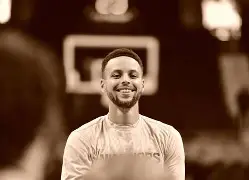 开拓者主场险胜掘金